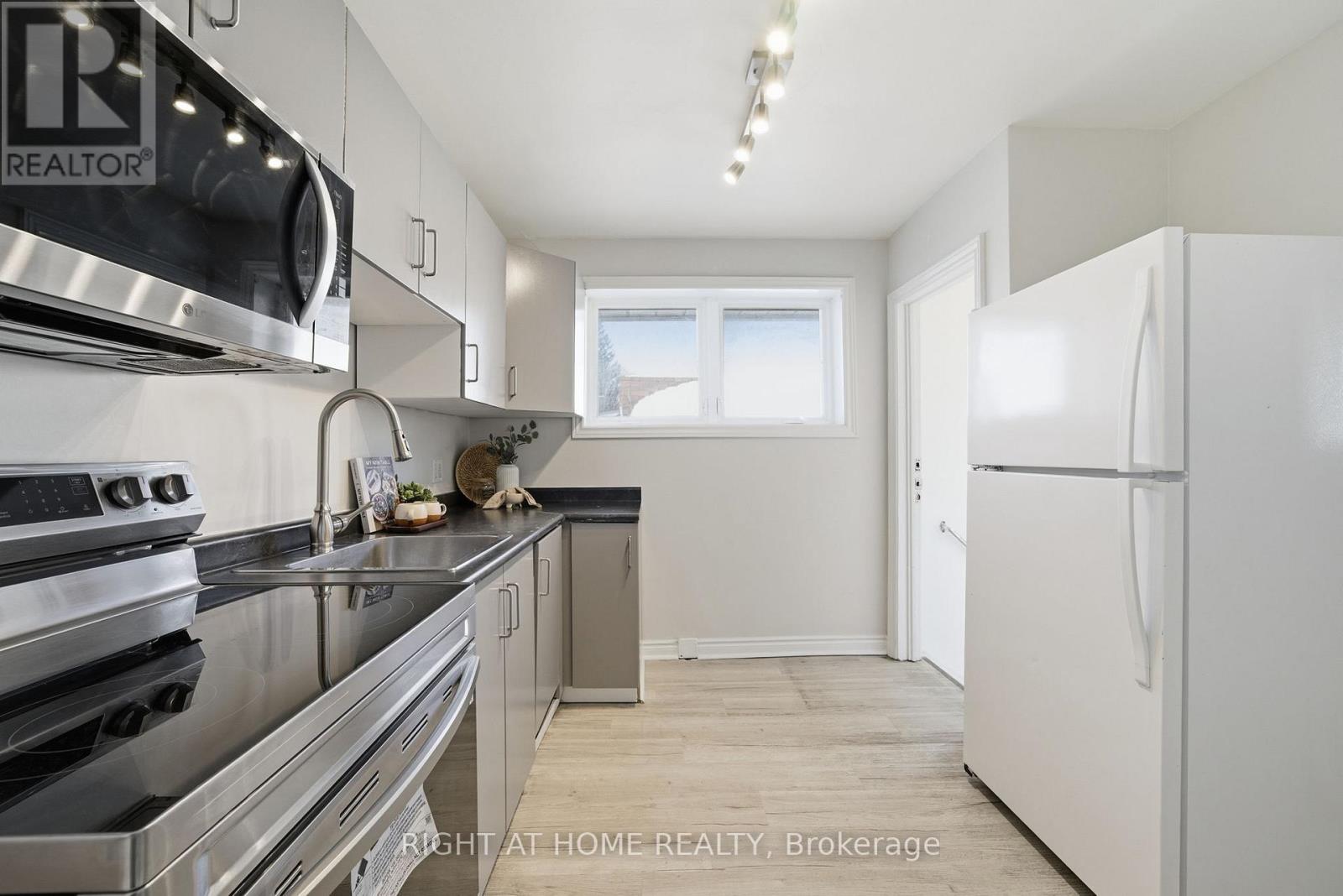 708 CARNEGIE AVENUE, Oshawa (Centennial), Ontario, L1G4R6 — Photo 5