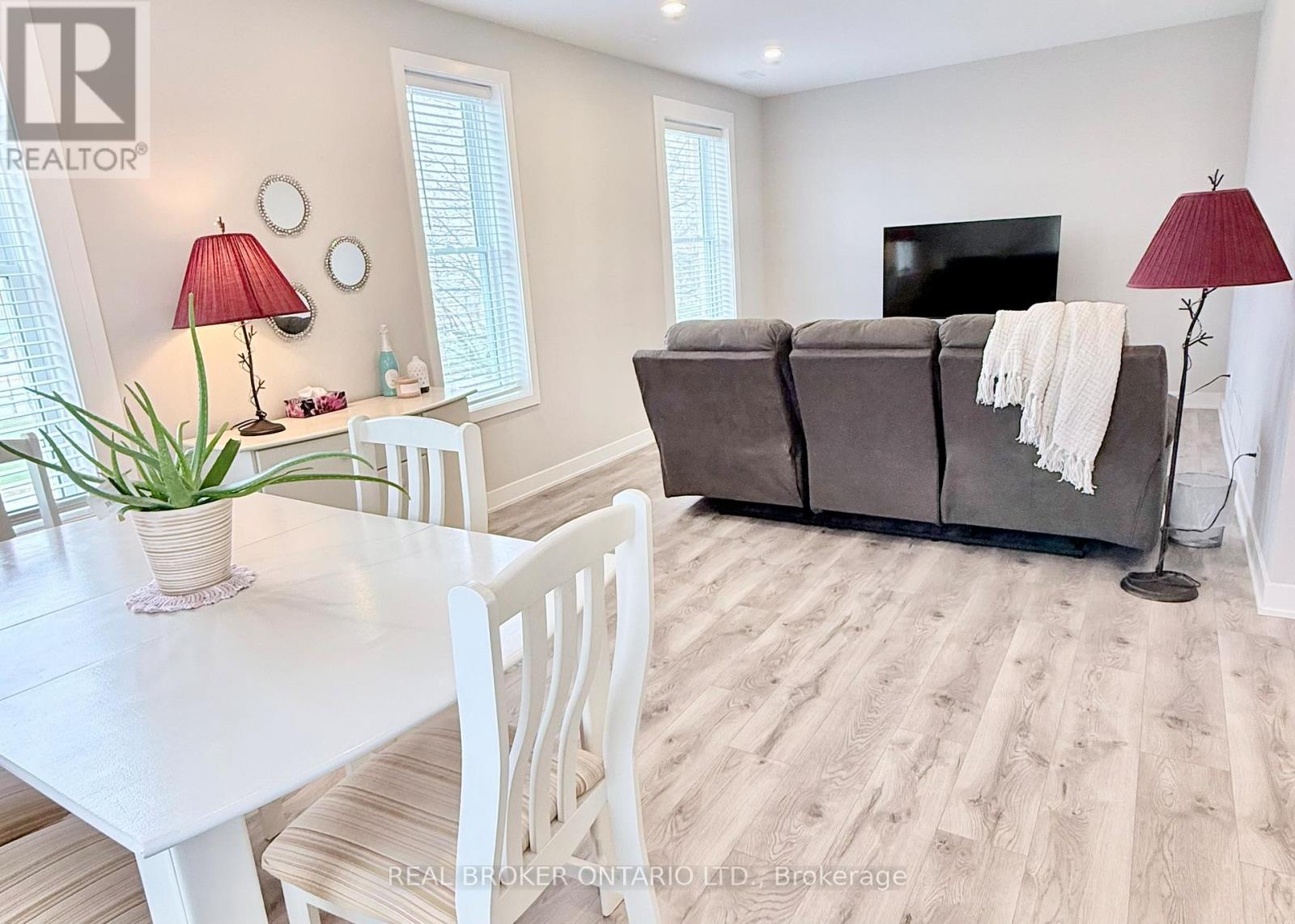 B - 143 ELMSLEY STREET N, Smiths Falls, Ontario, K7A2H6 — Photo 10