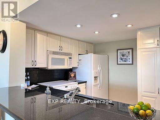 705 - 725 KING STREET W, Toronto (Niagara), Ontario, M5V2W9 — Photo 3