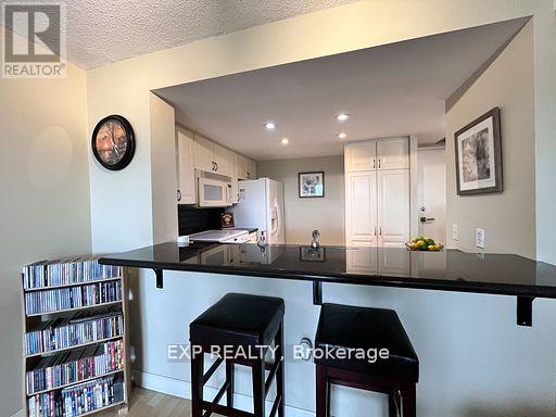 705 - 725 KING STREET W, Toronto (Niagara), Ontario, M5V2W9 — Photo 4