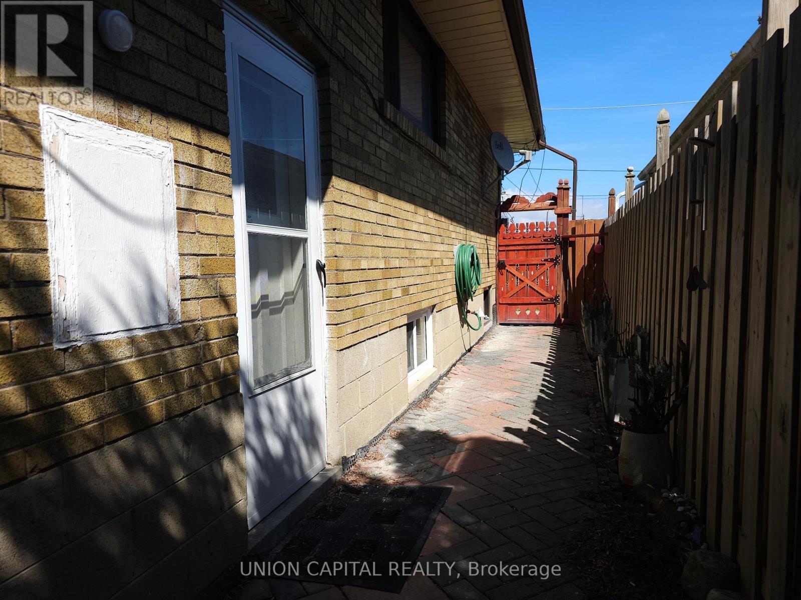 6 GALEWOOD DRIVE, Toronto (Humberlea-Pelmo Park), Ontario, M9N3L7 — Photo 8