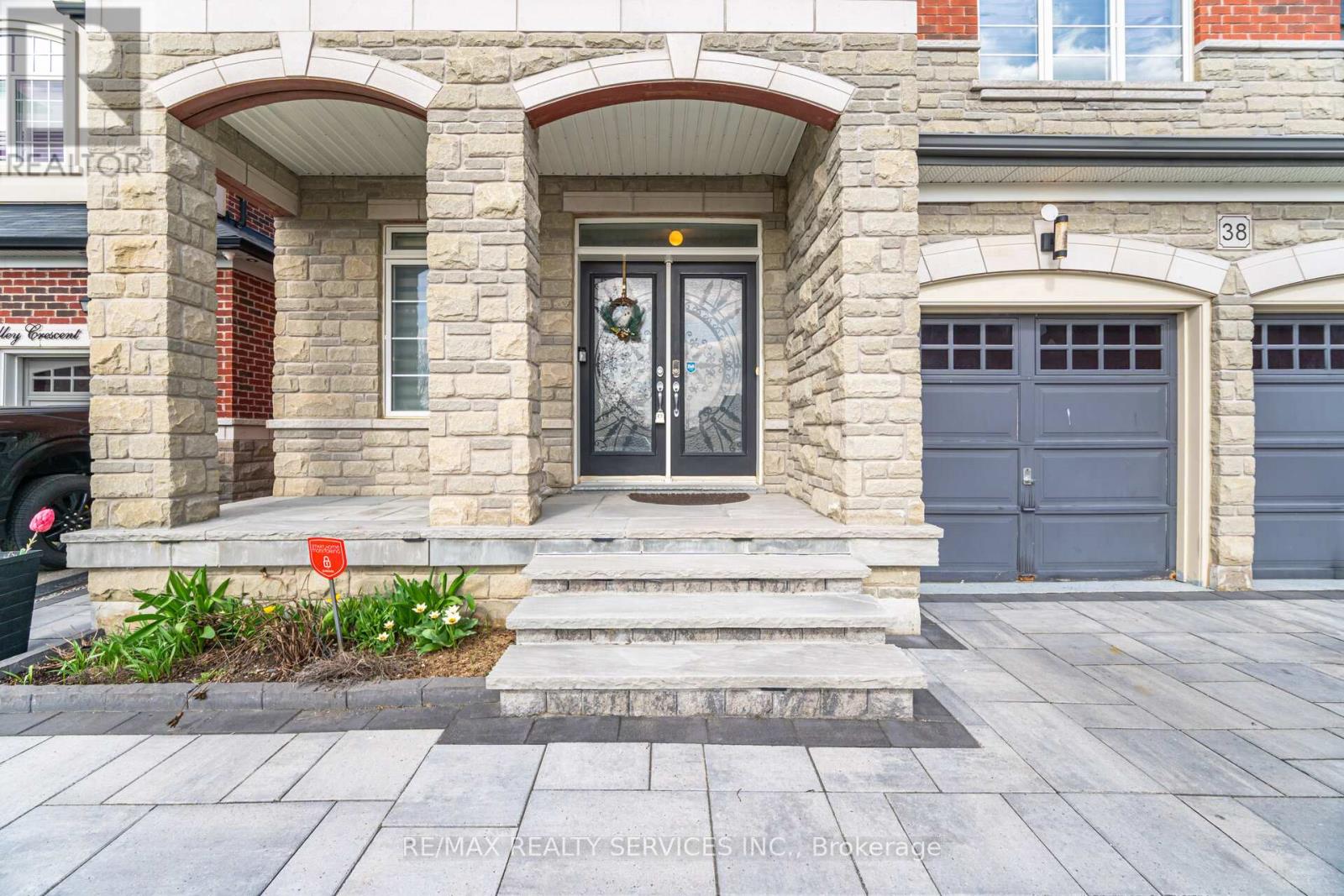 38 BLACKBERRY VALLEY CRESCENT, Caledon, Ontario, L7C3Z9 — Photo 8