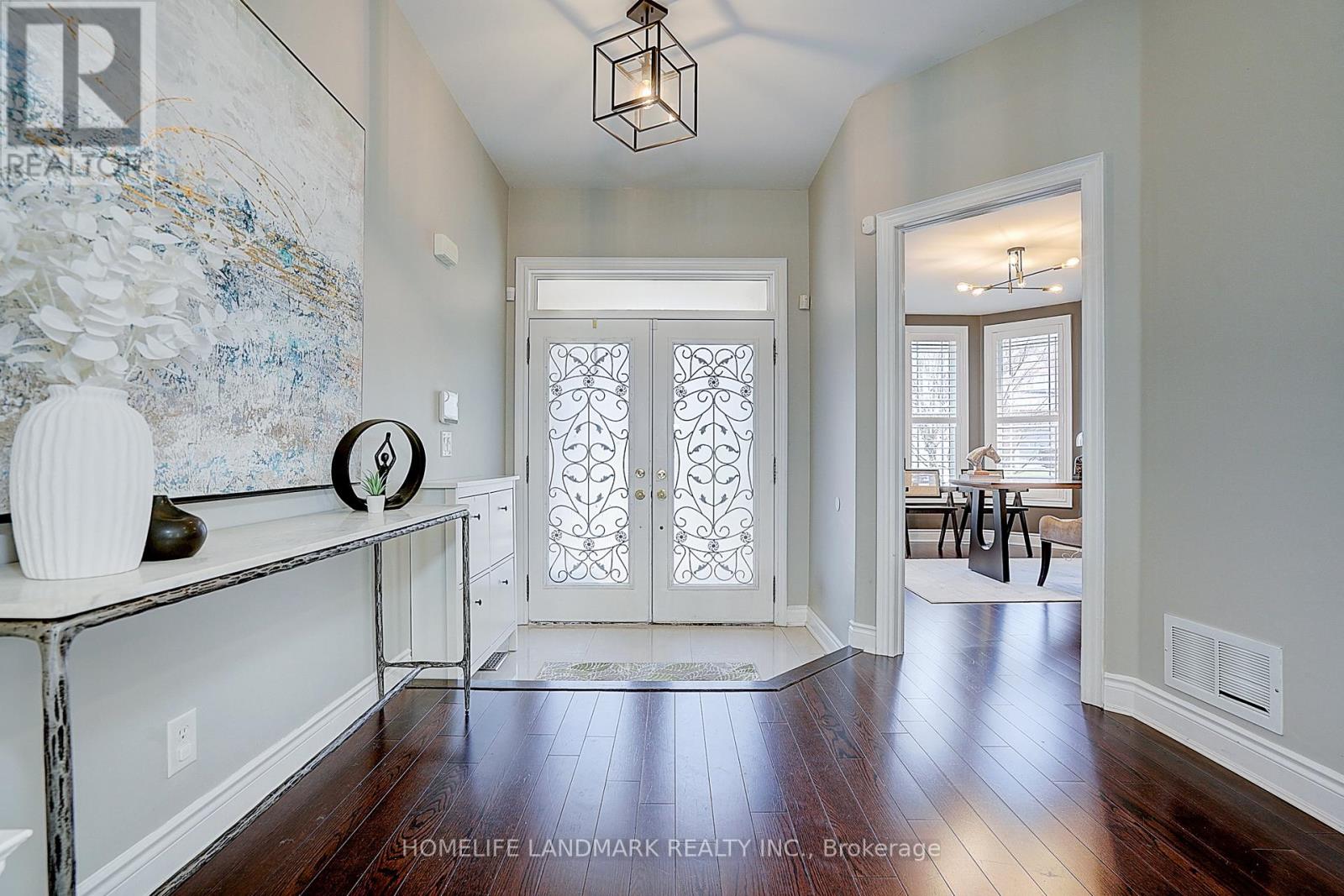 42 HOGABOOM AVENUE, Aurora, Ontario, L4G0E6 — Photo 2