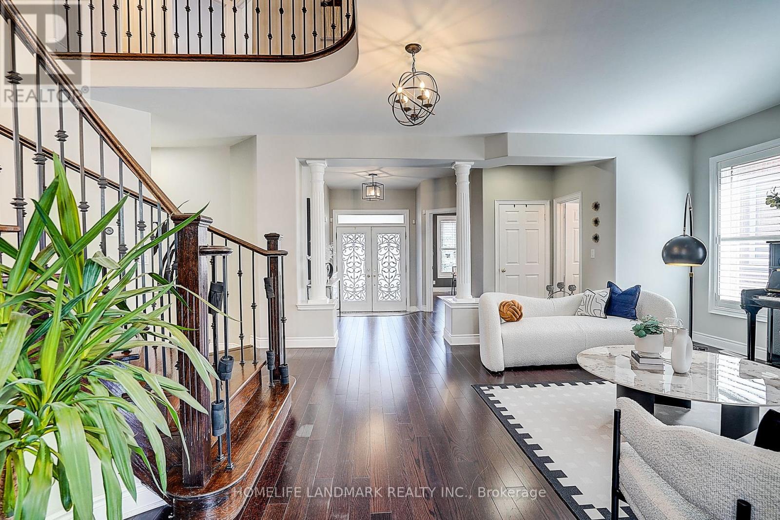 42 HOGABOOM AVENUE, Aurora, Ontario, L4G0E6 — Photo 3