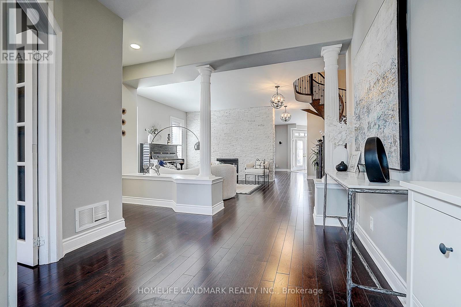 42 HOGABOOM AVENUE, Aurora, Ontario, L4G0E6 — Photo 5