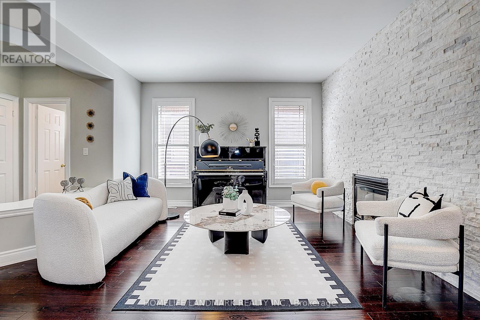 42 HOGABOOM AVENUE, Aurora, Ontario, L4G0E6 — Photo 6