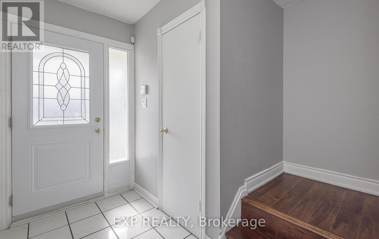 225 BARONWOOD COURT, Brampton (Brampton North), Ontario, L6V3H9 — Photo 3