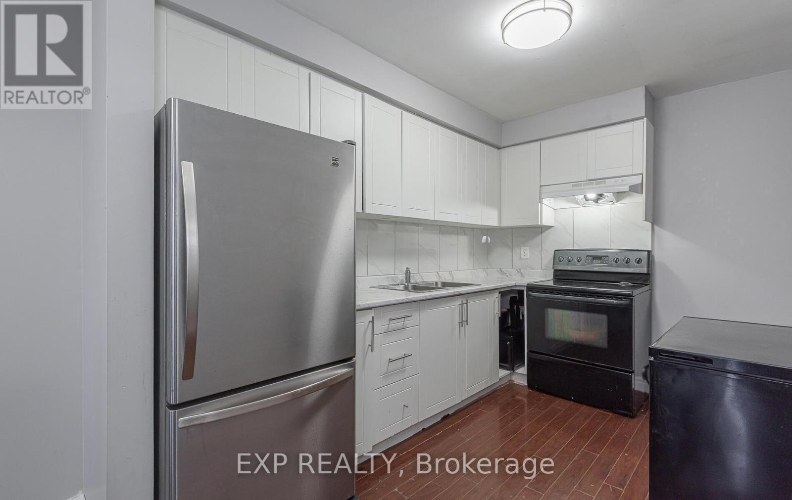 225 BARONWOOD COURT, Brampton (Brampton North), Ontario, L6V3H9 — Photo 9