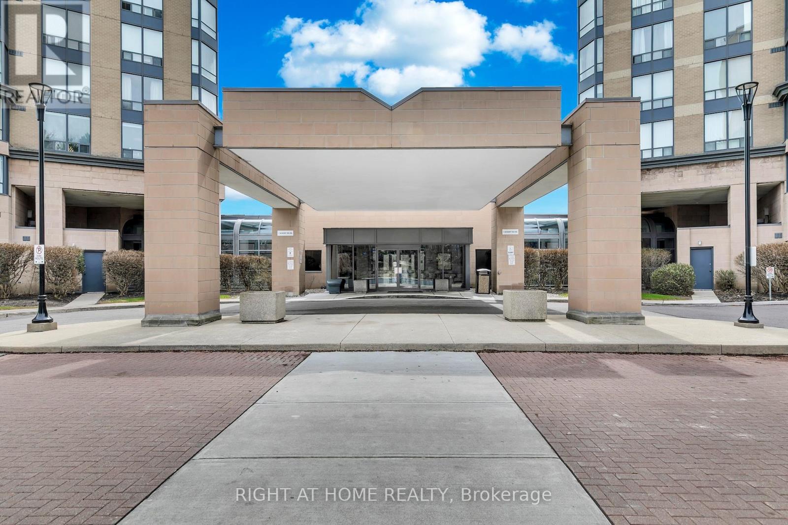 102 - 3 HICKORY TREE ROAD, Toronto (Weston), Ontario, M9N3W5 — Photo 2