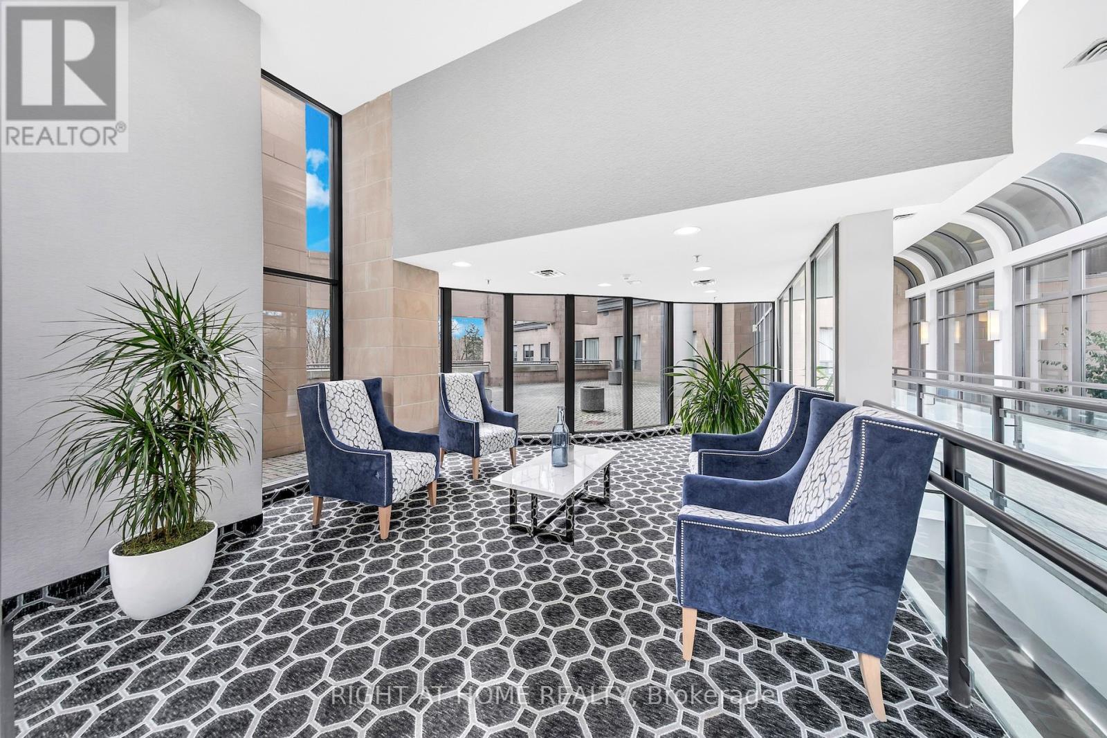 102 - 3 HICKORY TREE ROAD, Toronto (Weston), Ontario, M9N3W5 — Photo 4