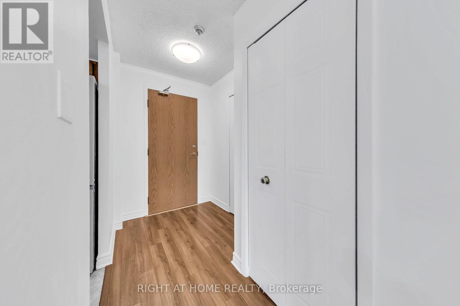 102 - 3 HICKORY TREE ROAD, Toronto (Weston), Ontario, M9N3W5 — Photo 6