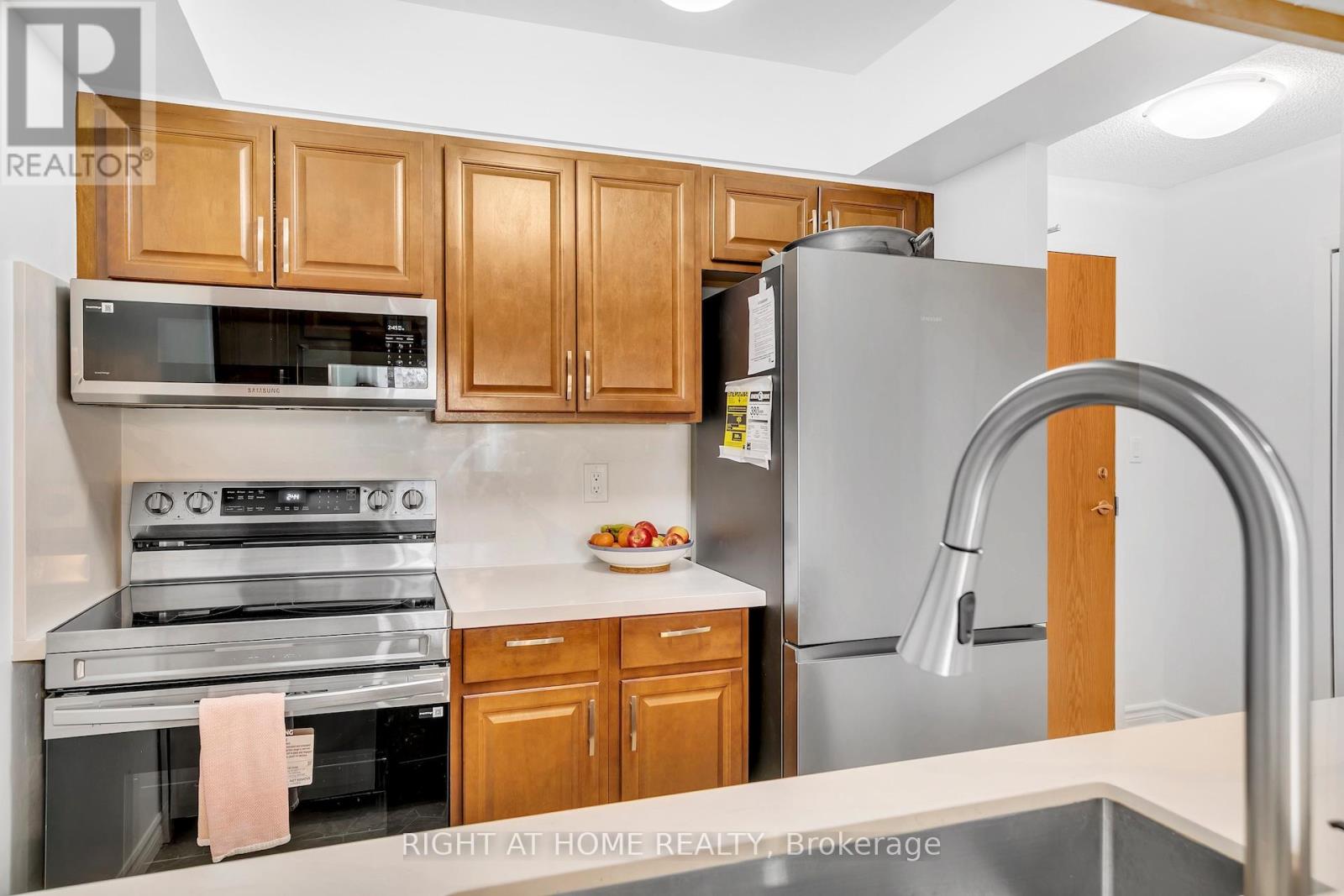 102 - 3 HICKORY TREE ROAD, Toronto (Weston), Ontario, M9N3W5 — Photo 9