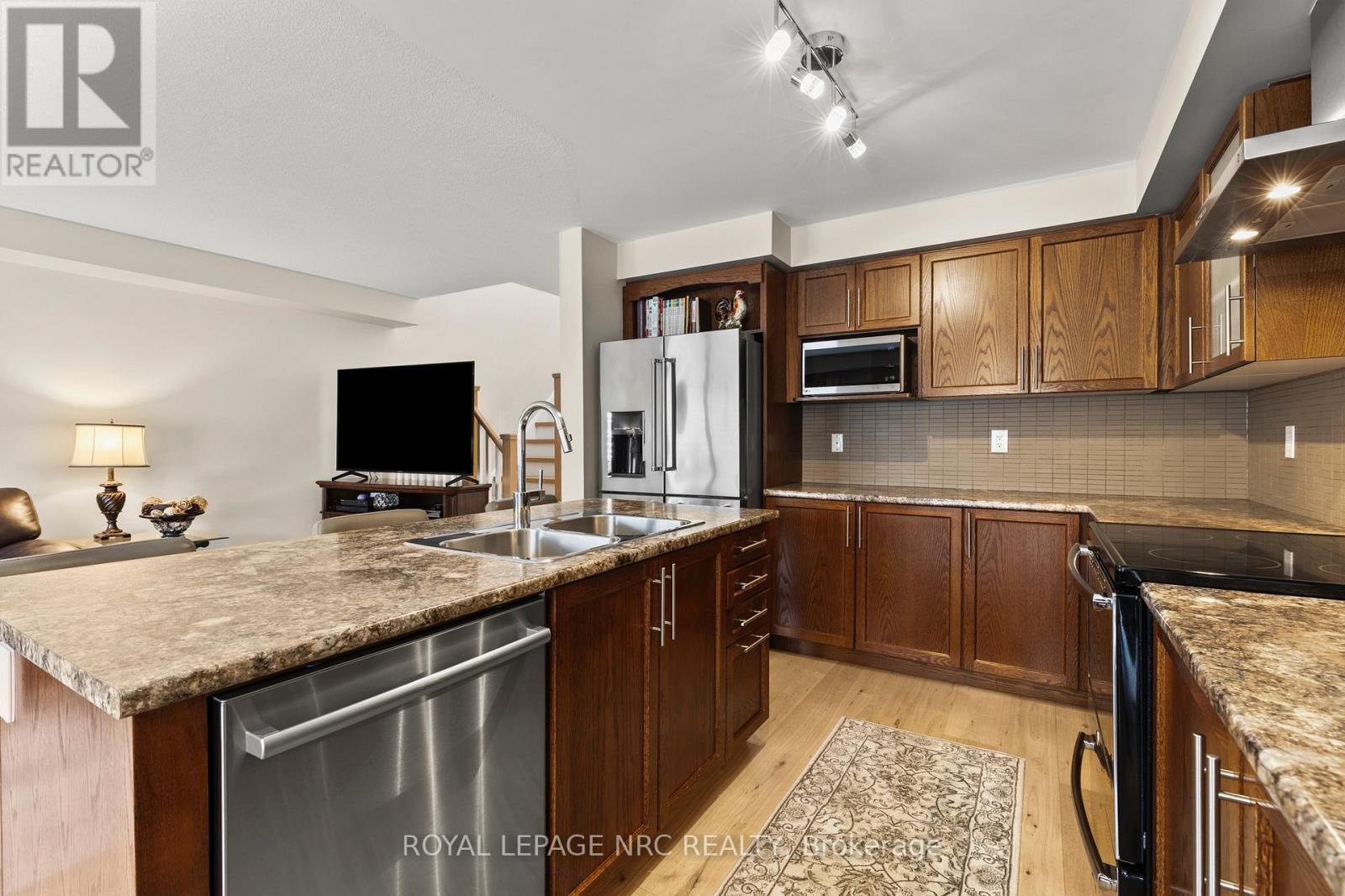 8679 DOGWOOD CRESCENT, Niagara Falls (Brown), Ontario, L2H2Y6 — Photo 12