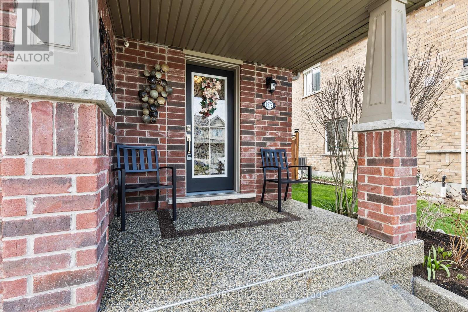 8679 DOGWOOD CRESCENT, Niagara Falls (Brown), Ontario, L2H2Y6 — Photo 4