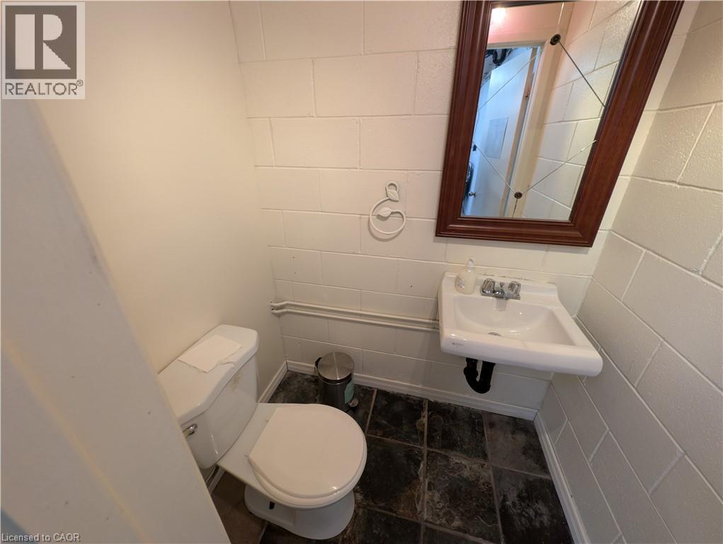 33 ELM Street Unit# 2, Grimsby, Ontario, L3M3G5 — Photo 13