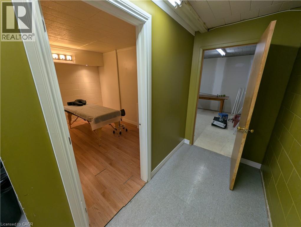 33 ELM Street Unit# 2, Grimsby, Ontario, L3M3G5 — Photo 17