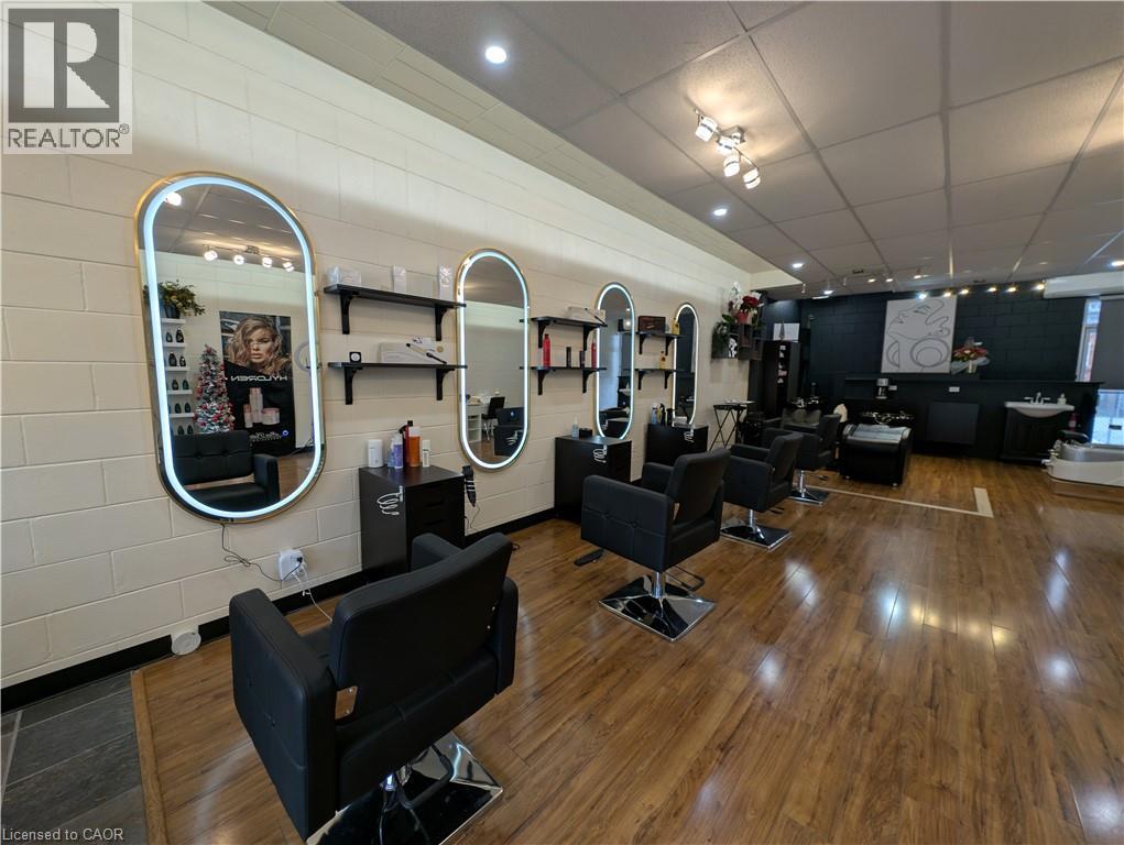 33 ELM Street Unit# 2, Grimsby, Ontario, L3M3G5 — Photo 4