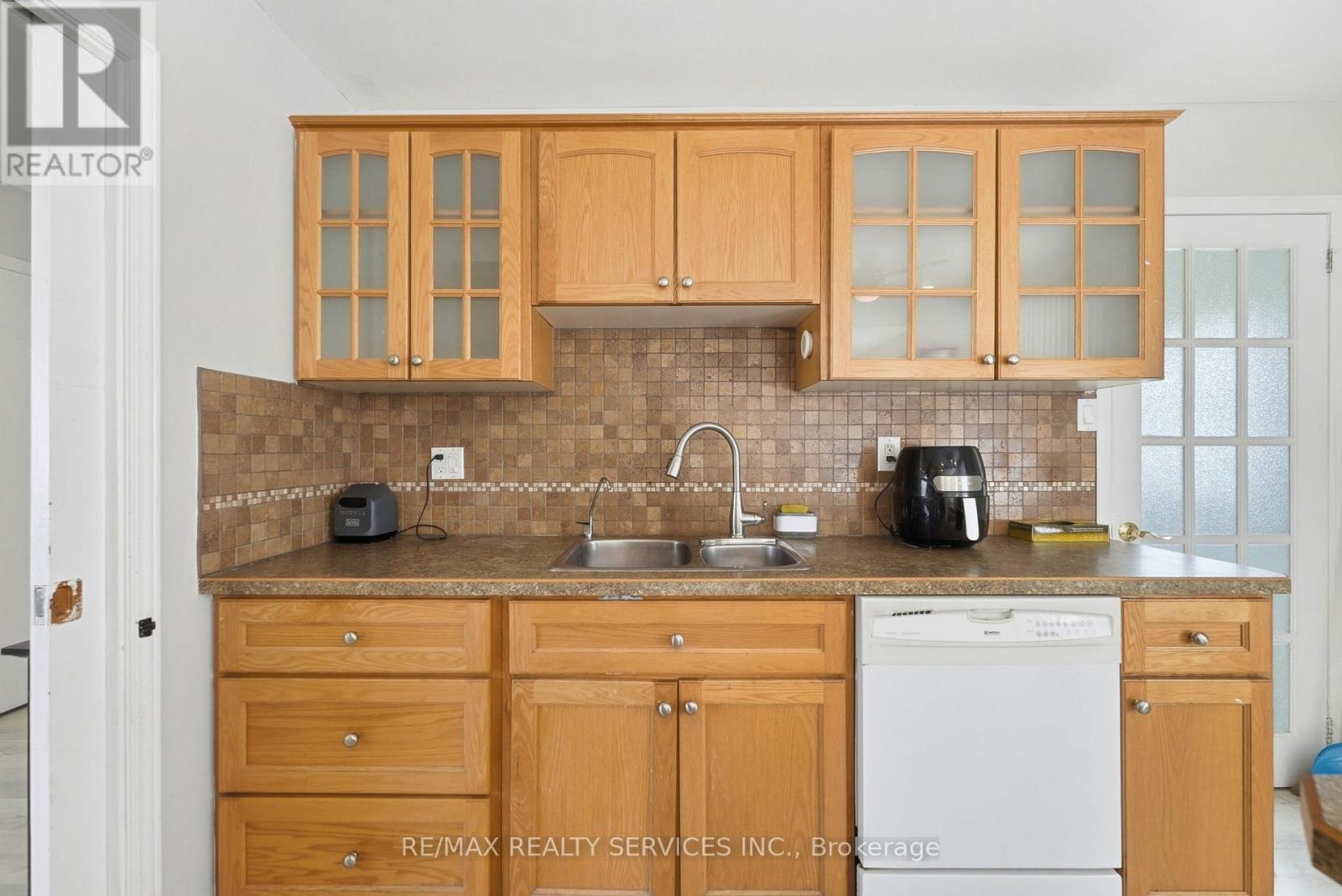 5 CHAUCER ROAD, London South (South M), Ontario, N6K1V2 — Photo 13