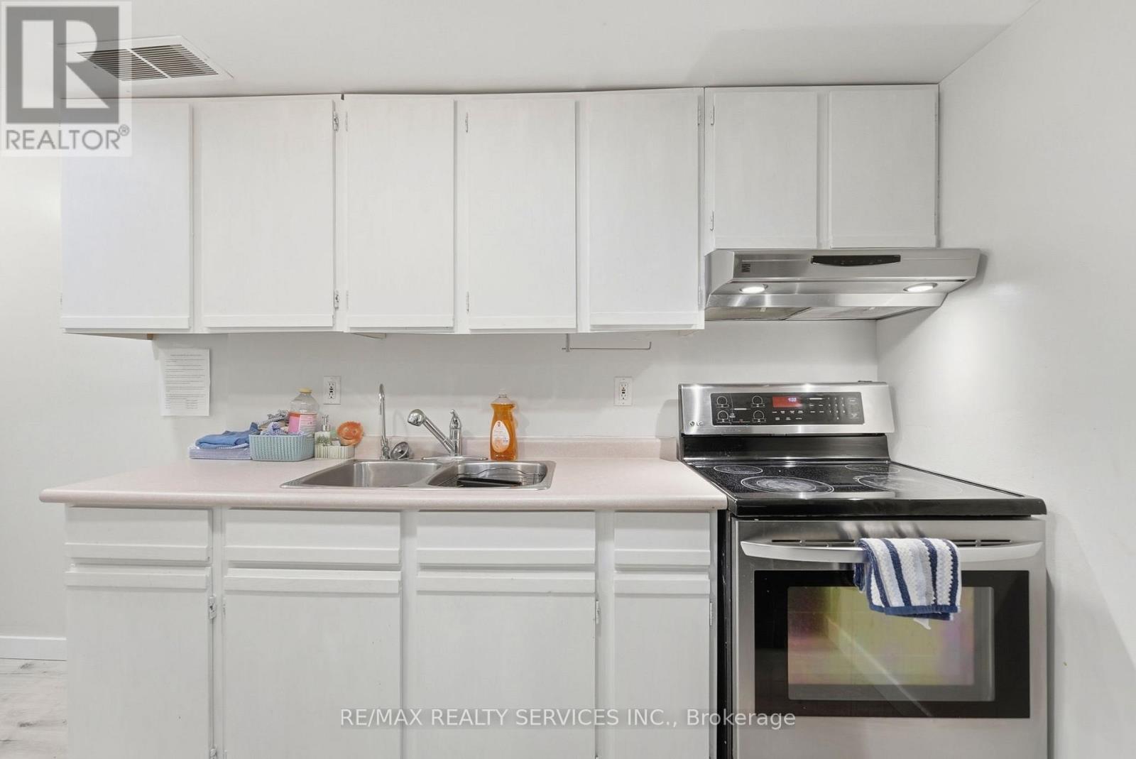 5 CHAUCER ROAD, London South (South M), Ontario, N6K1V2 — Photo 14