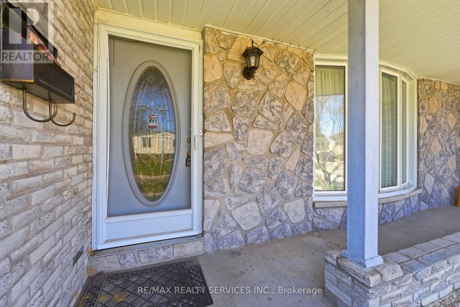 5 CHAUCER ROAD, London South (South M), Ontario, N6K1V2 — Photo 3