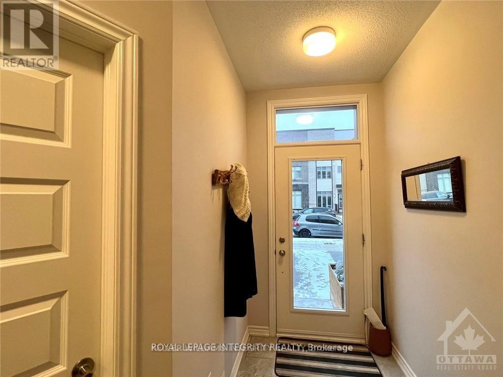 917 MOSES TENNISCO STREET, Ottawa, Ontario, K1K5A8 — Photo 2