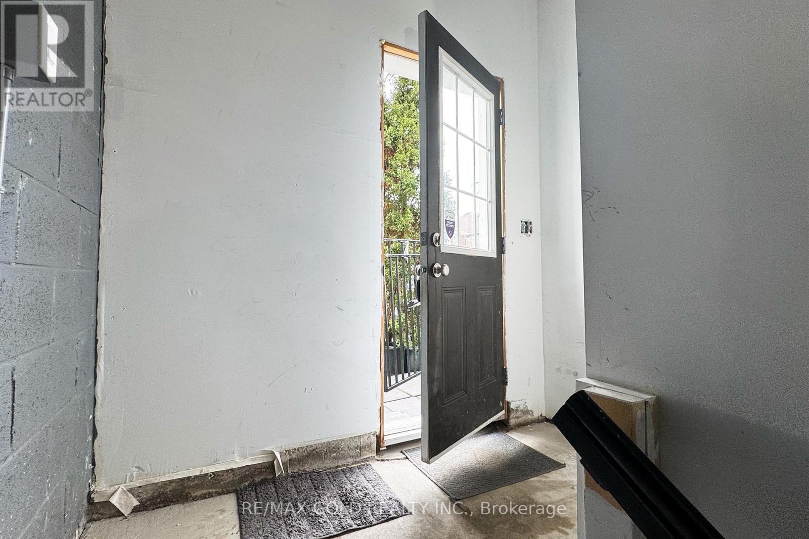 27 DULVERTON DRIVE, Brampton (Northwest Brampton), Ontario, L7A0P3 — Photo 4