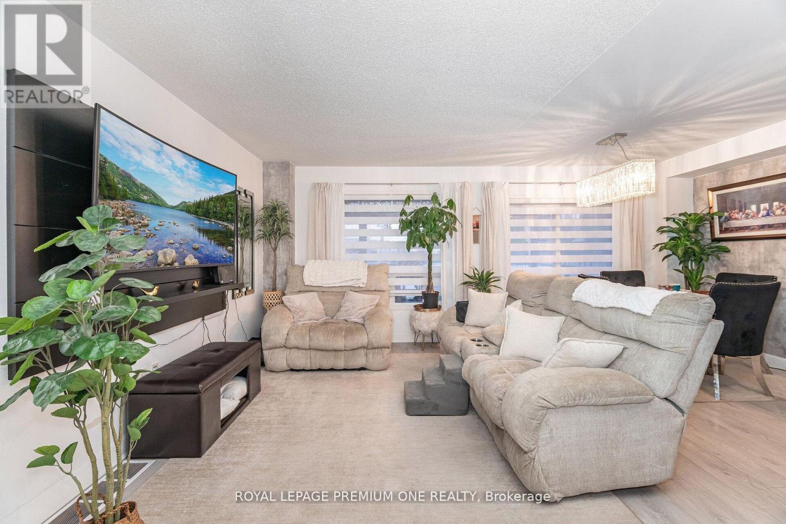 47 TRIPLE CROWN AVENUE, Toronto (West Humber-Clairville), Ontario, M9W7E5 — Photo 7