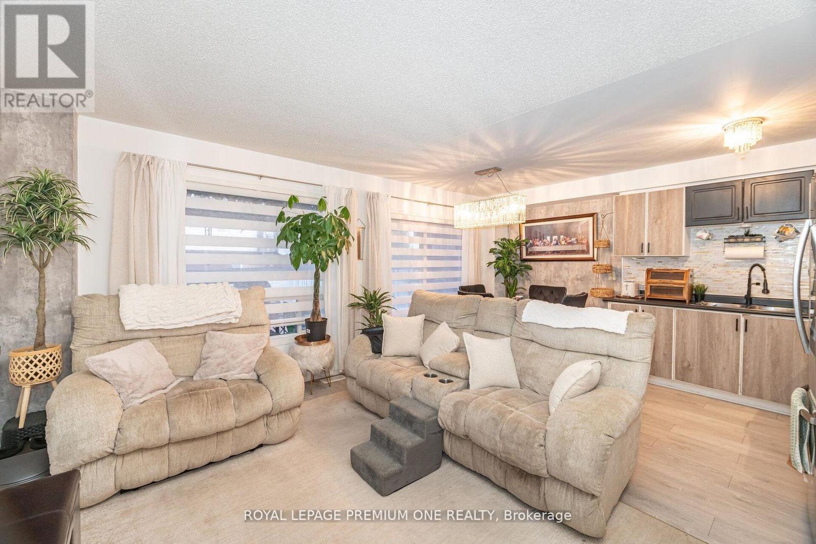 47 TRIPLE CROWN AVENUE, Toronto (West Humber-Clairville), Ontario, M9W7E5 — Photo 9