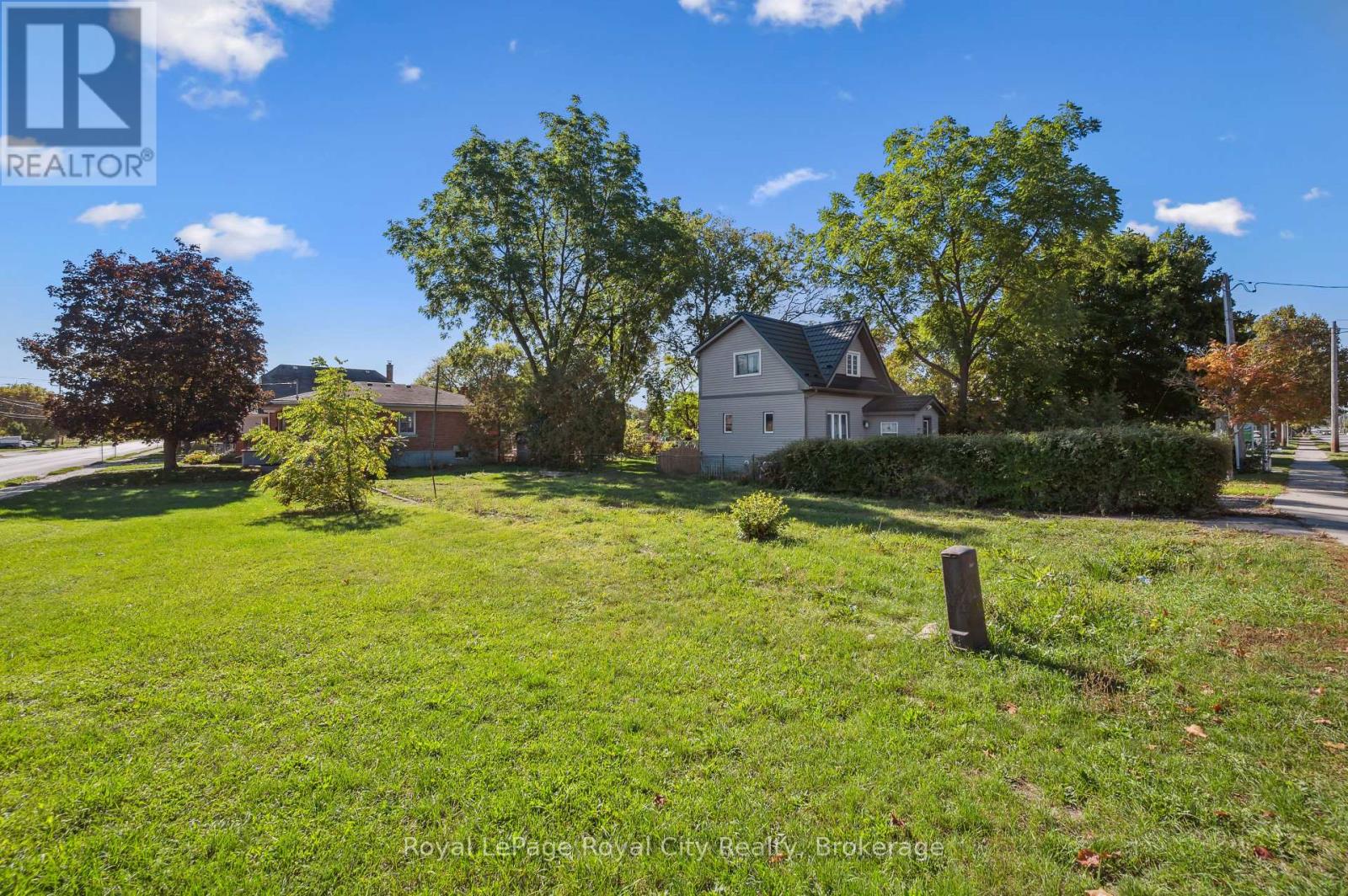 239 ELIZABETH STREET, Guelph (St. Patrick's Ward), Ontario, N1E2X6 — Photo 2