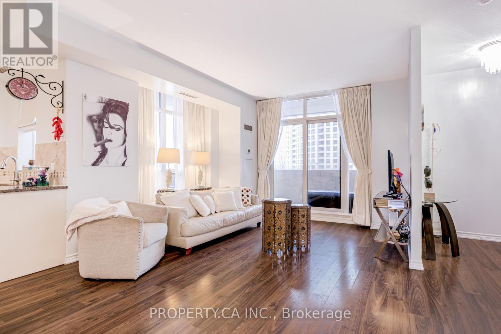 305 - 9235 JANE STREET, Vaughan (Maple), Ontario, L6A0J8 — Photo 10