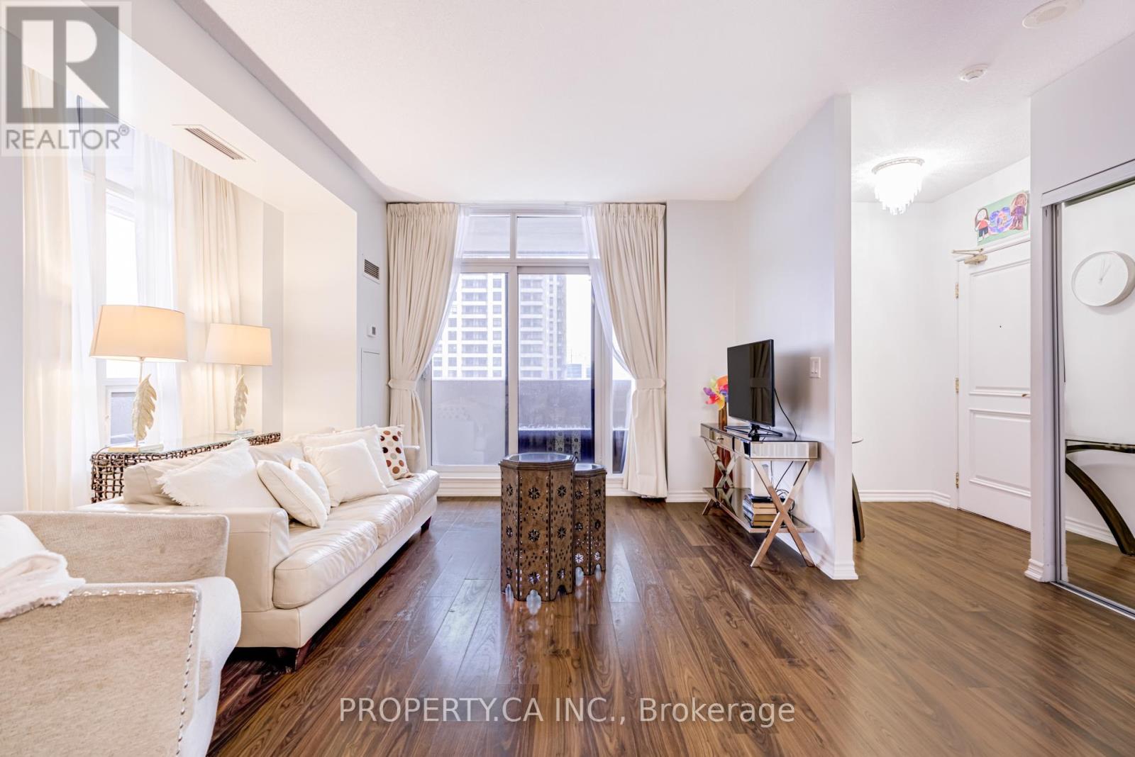 305 - 9235 JANE STREET, Vaughan (Maple), Ontario, L6A0J8 — Photo 11