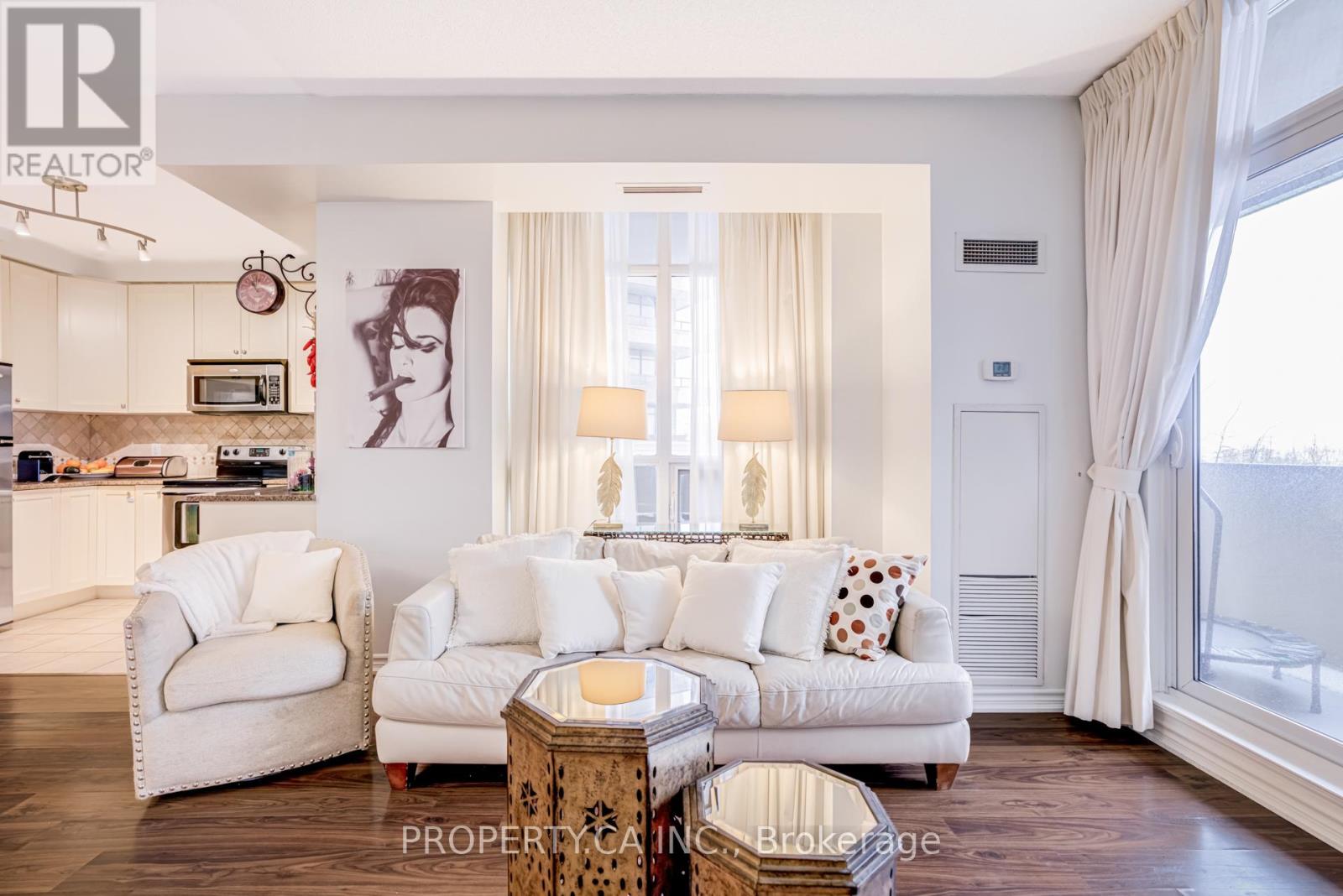 305 - 9235 JANE STREET, Vaughan (Maple), Ontario, L6A0J8 — Photo 13