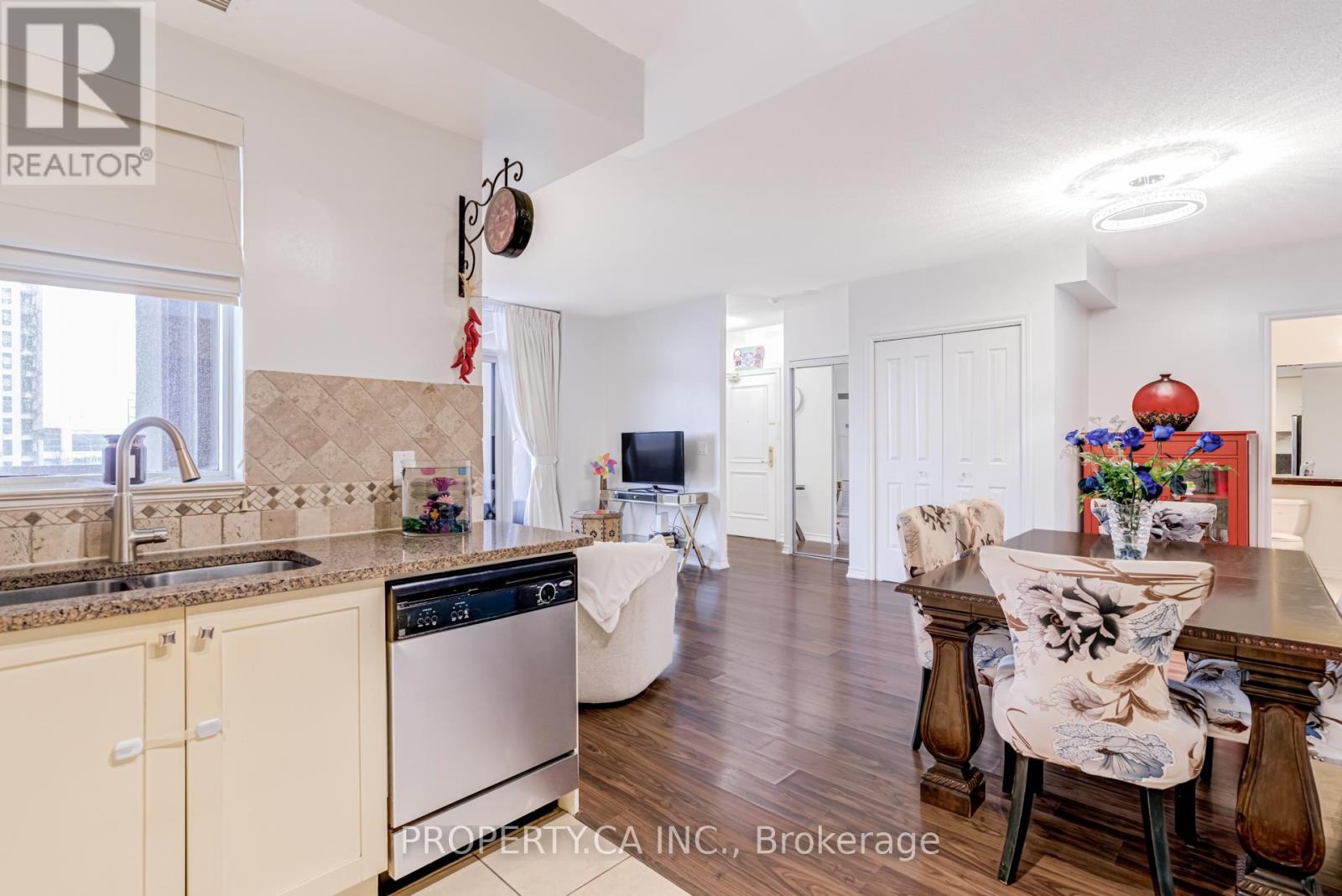 305 - 9235 JANE STREET, Vaughan (Maple), Ontario, L6A0J8 — Photo 20