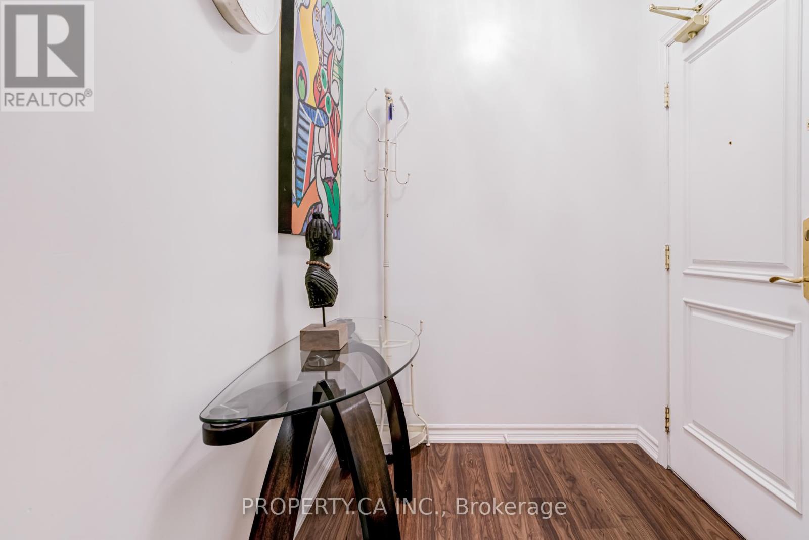 305 - 9235 JANE STREET, Vaughan (Maple), Ontario, L6A0J8 — Photo 7