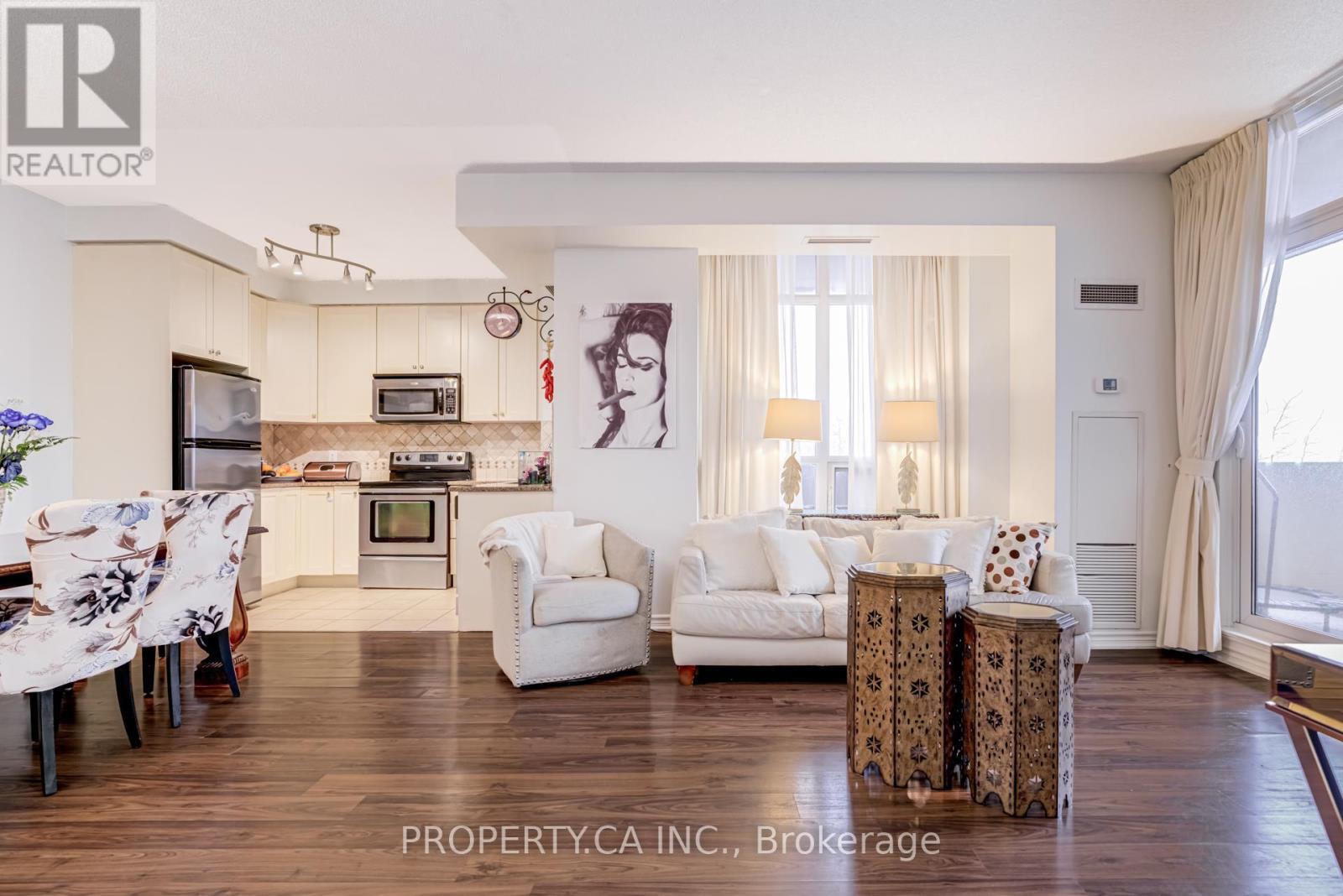 305 - 9235 JANE STREET, Vaughan (Maple), Ontario, L6A0J8 — Photo 9