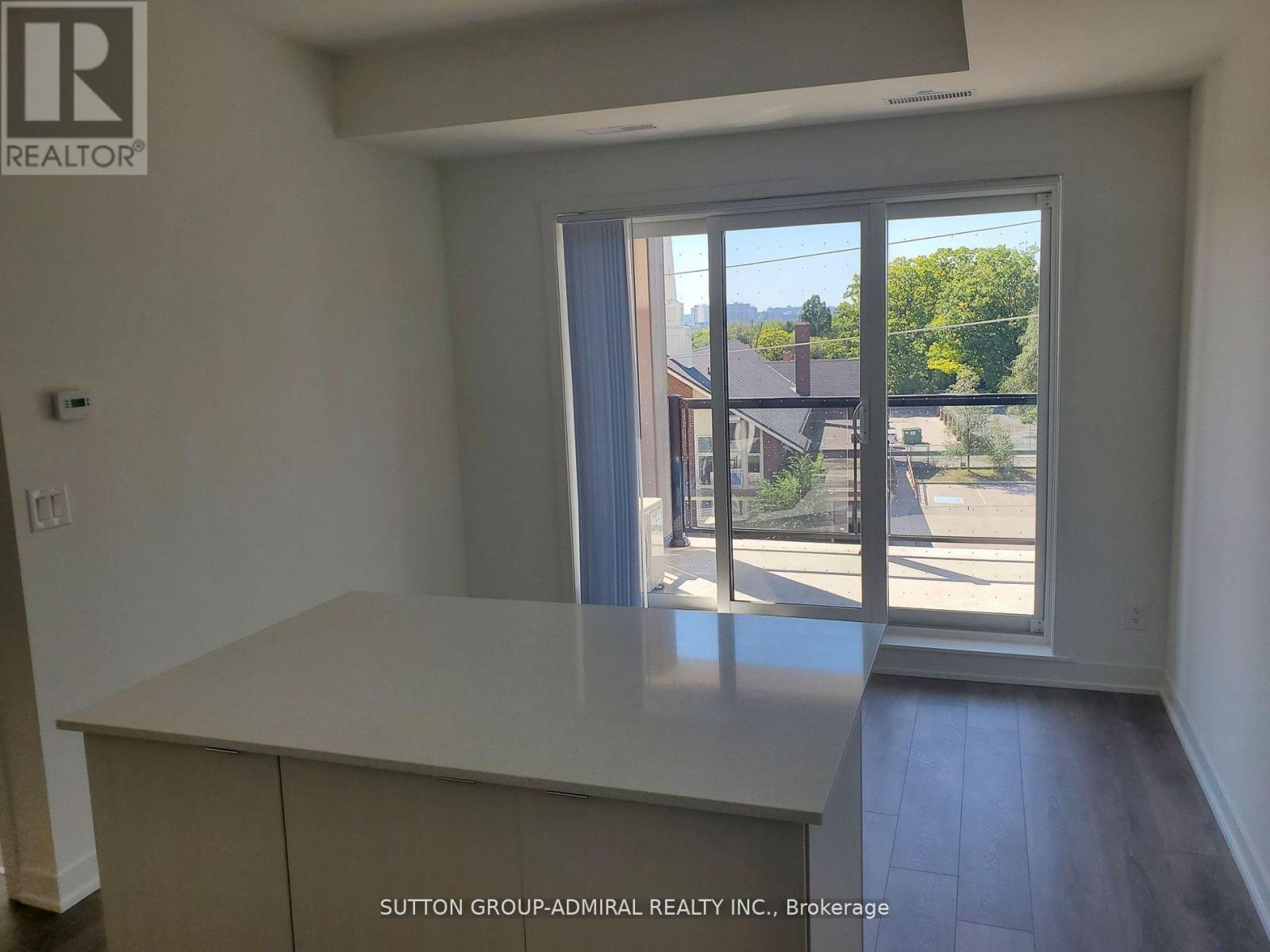 A406 - 160 CANON JACKSON DRIVE, Toronto (Beechborough-Greenbrook), Ontario, M6M0B6 — Photo 2