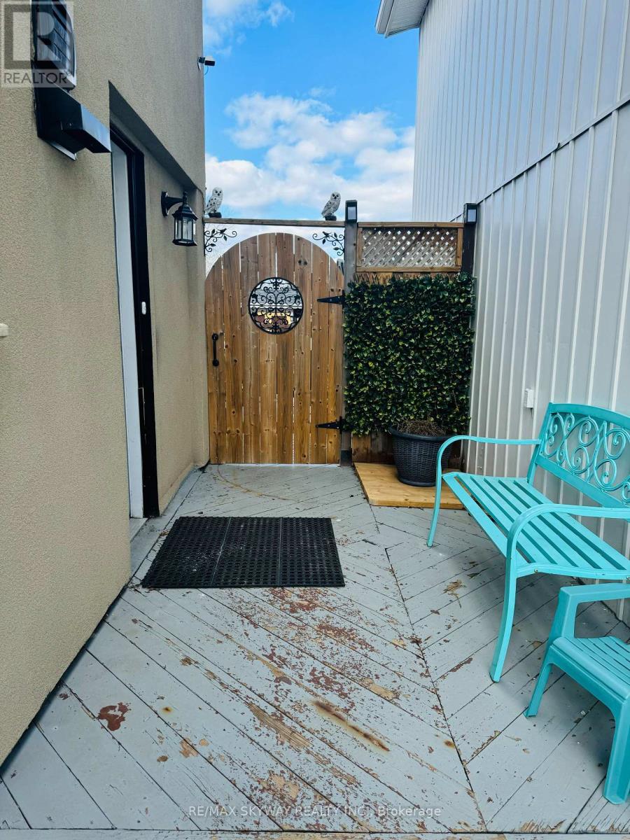 3 GRAND VALLEY DRIVE, Brampton (Northgate), Ontario, L6S2L1 — Photo 3