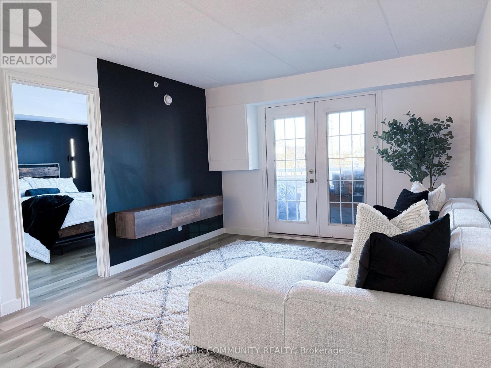 210 - 1800 WALKER'S LINE, Burlington (Palmer), Ontario, L7M4V2 — Photo 5