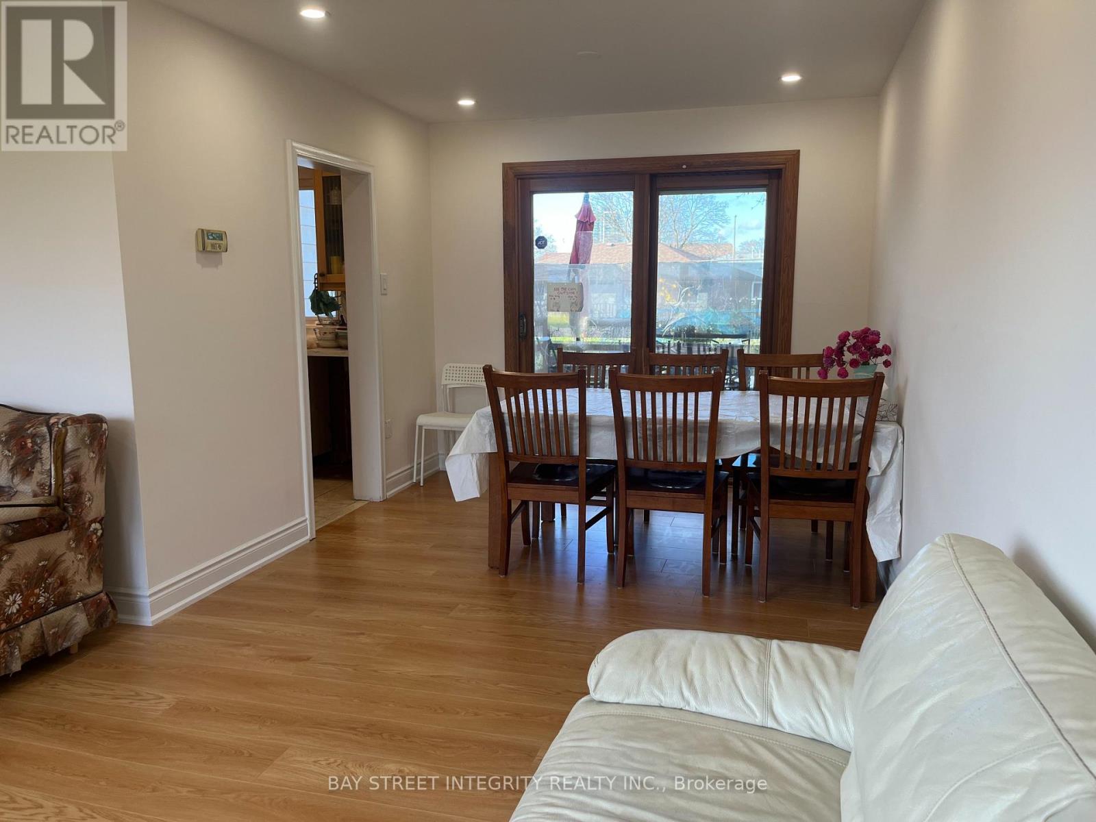 26 MORPETH ROAD, Brampton (Brampton East), Ontario, L6W2Z2 — Photo 3