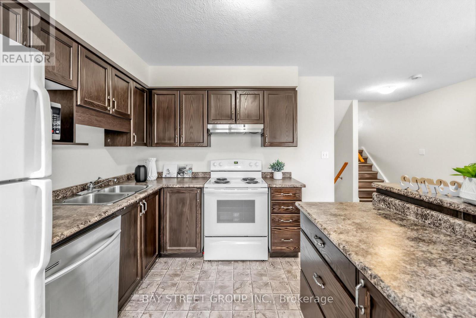 1383 COUNTRYSTONE DRIVE, Kitchener, Ontario, N2T2Z6 — Photo 11