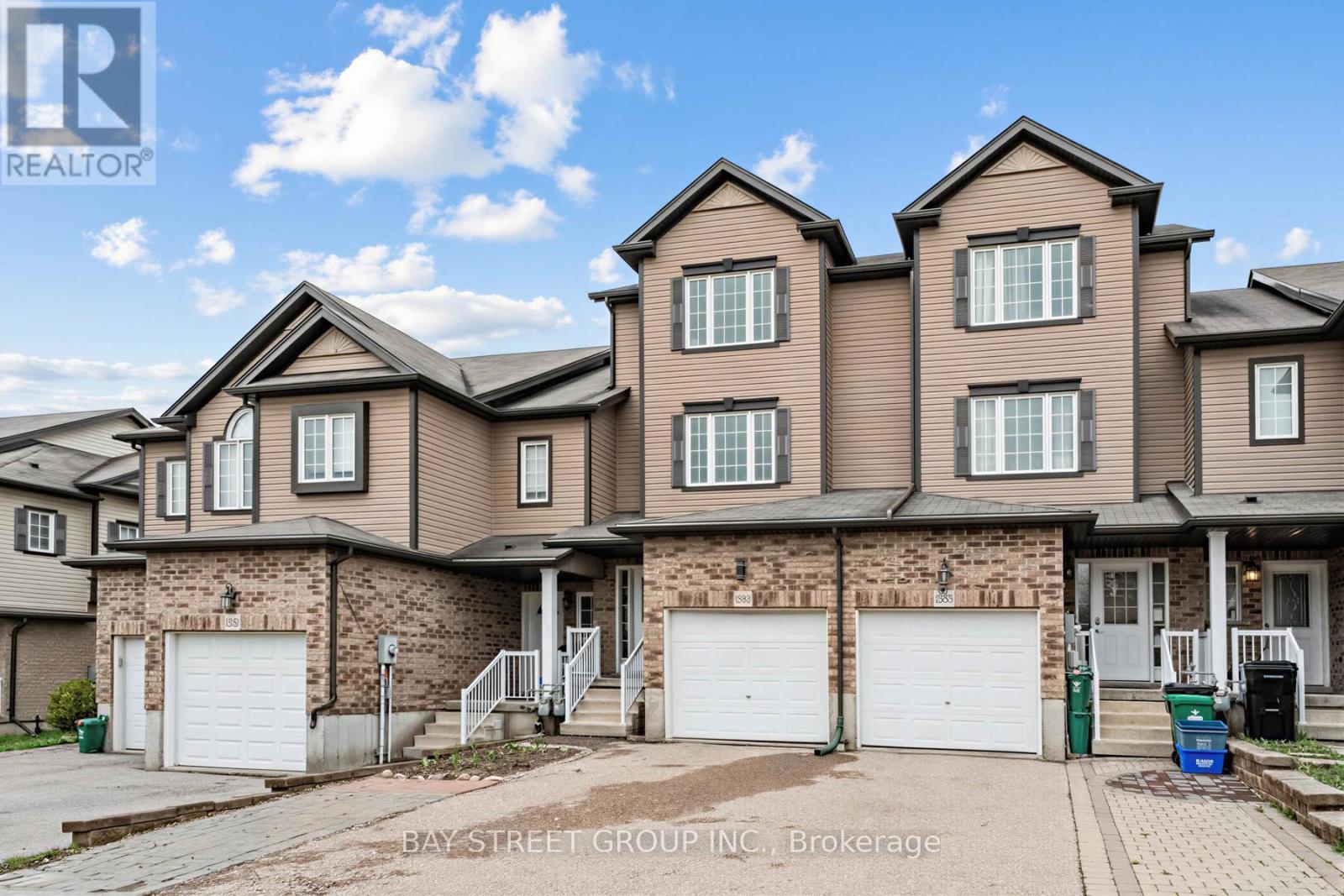 1383 COUNTRYSTONE DRIVE, Kitchener, Ontario, N2T2Z6 — Photo 2
