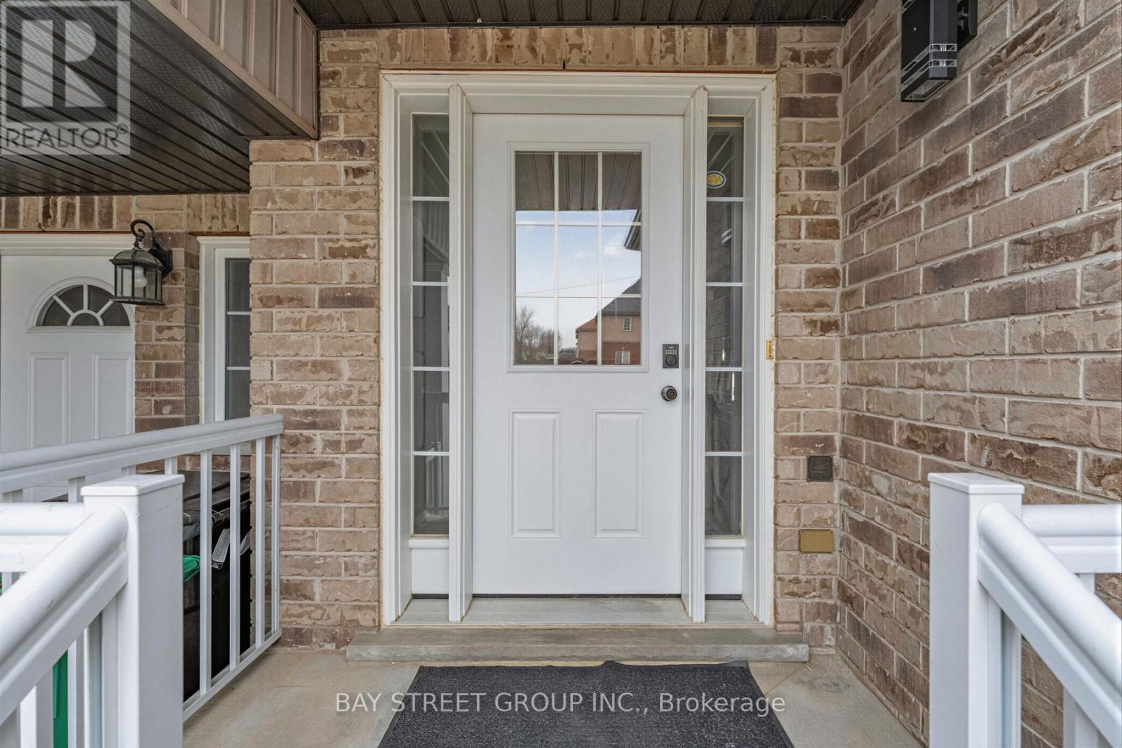 1383 COUNTRYSTONE DRIVE, Kitchener, Ontario, N2T2Z6 — Photo 3