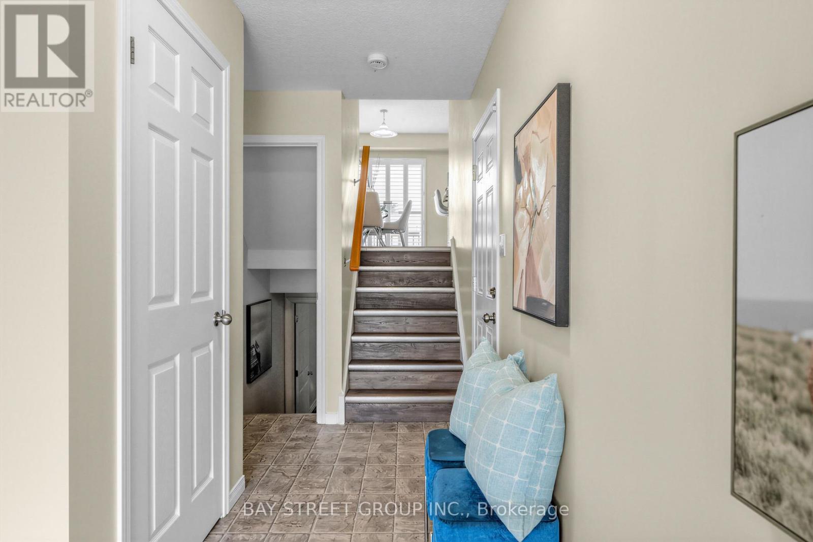 1383 COUNTRYSTONE DRIVE, Kitchener, Ontario, N2T2Z6 — Photo 5