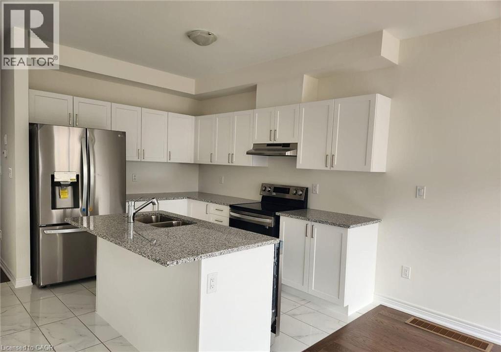 130 ICE PALACE Crescent, Oshawa, Ontario, L1L0G9 — Photo 2