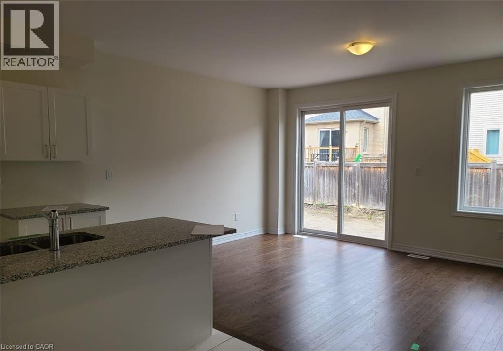 130 ICE PALACE Crescent, Oshawa, Ontario, L1L0G9 — Photo 3