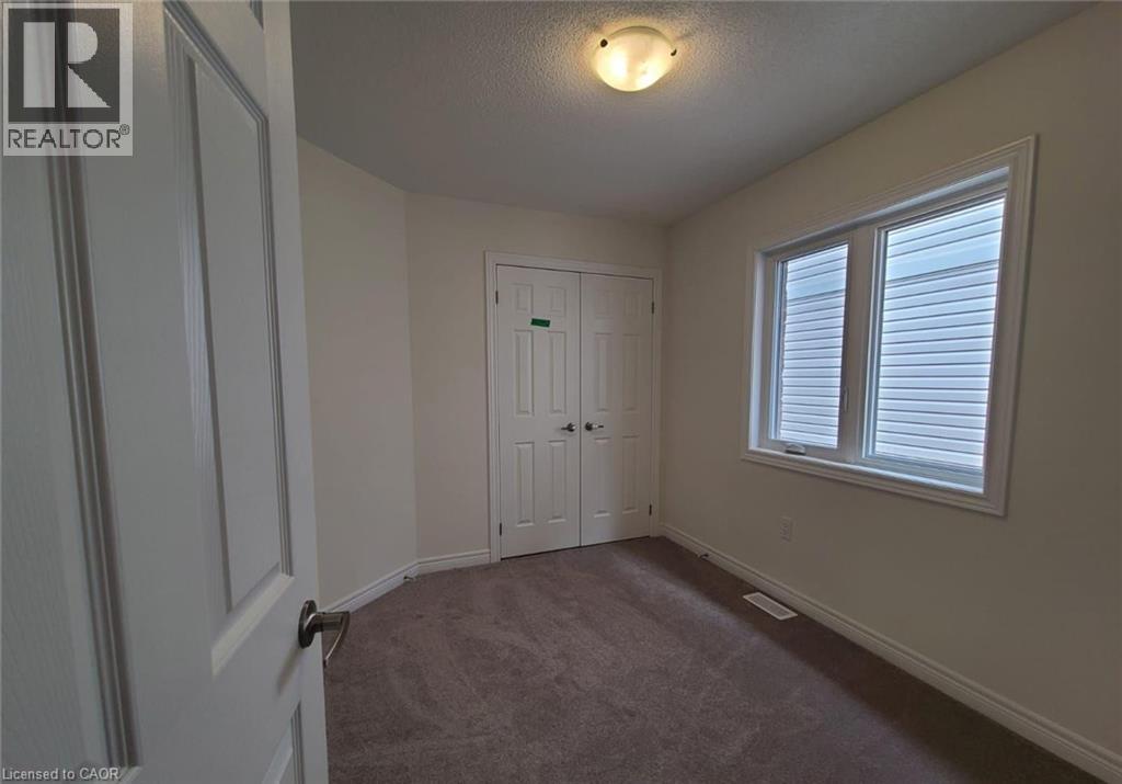 130 ICE PALACE Crescent, Oshawa, Ontario, L1L0G9 — Photo 5