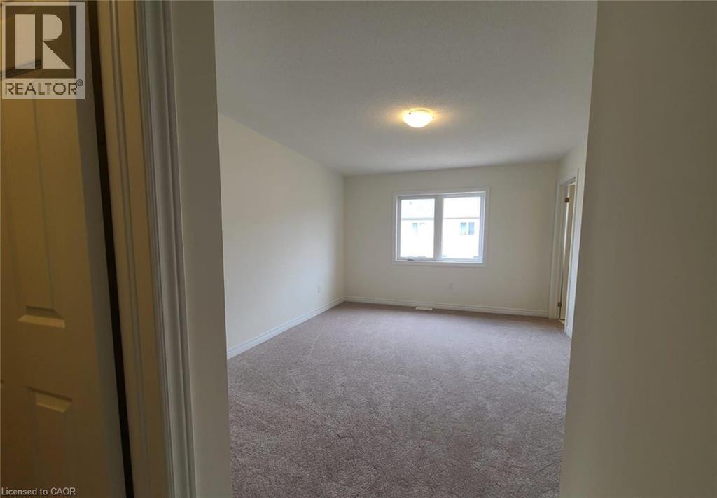 130 ICE PALACE Crescent, Oshawa, Ontario, L1L0G9 — Photo 7