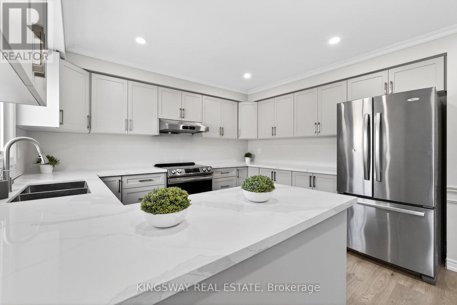 325 SALISBURY LANE, Newmarket (Bristol-London), Ontario, L3Y8A6 — Photo 10