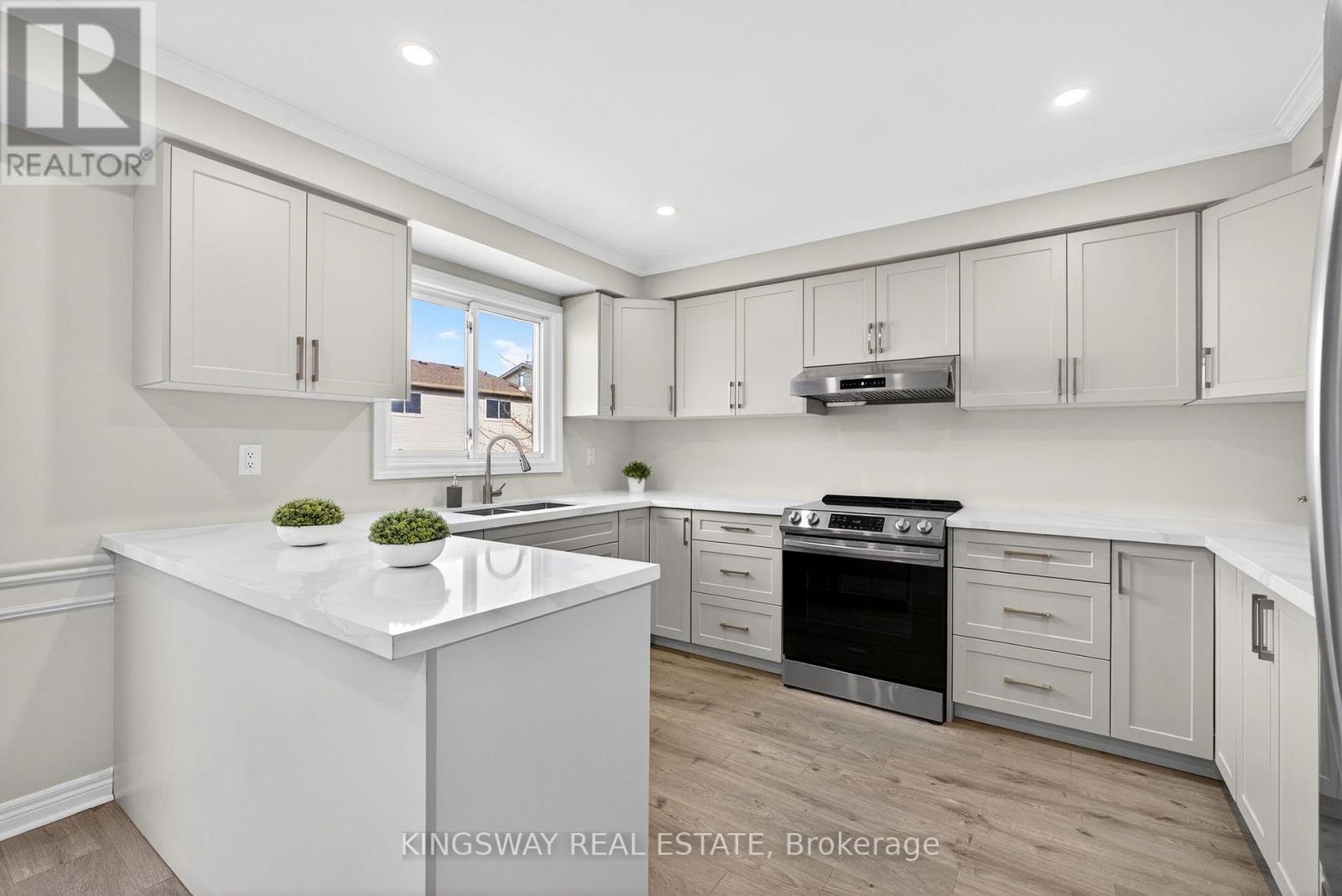 325 SALISBURY LANE, Newmarket (Bristol-London), Ontario, L3Y8A6 — Photo 11