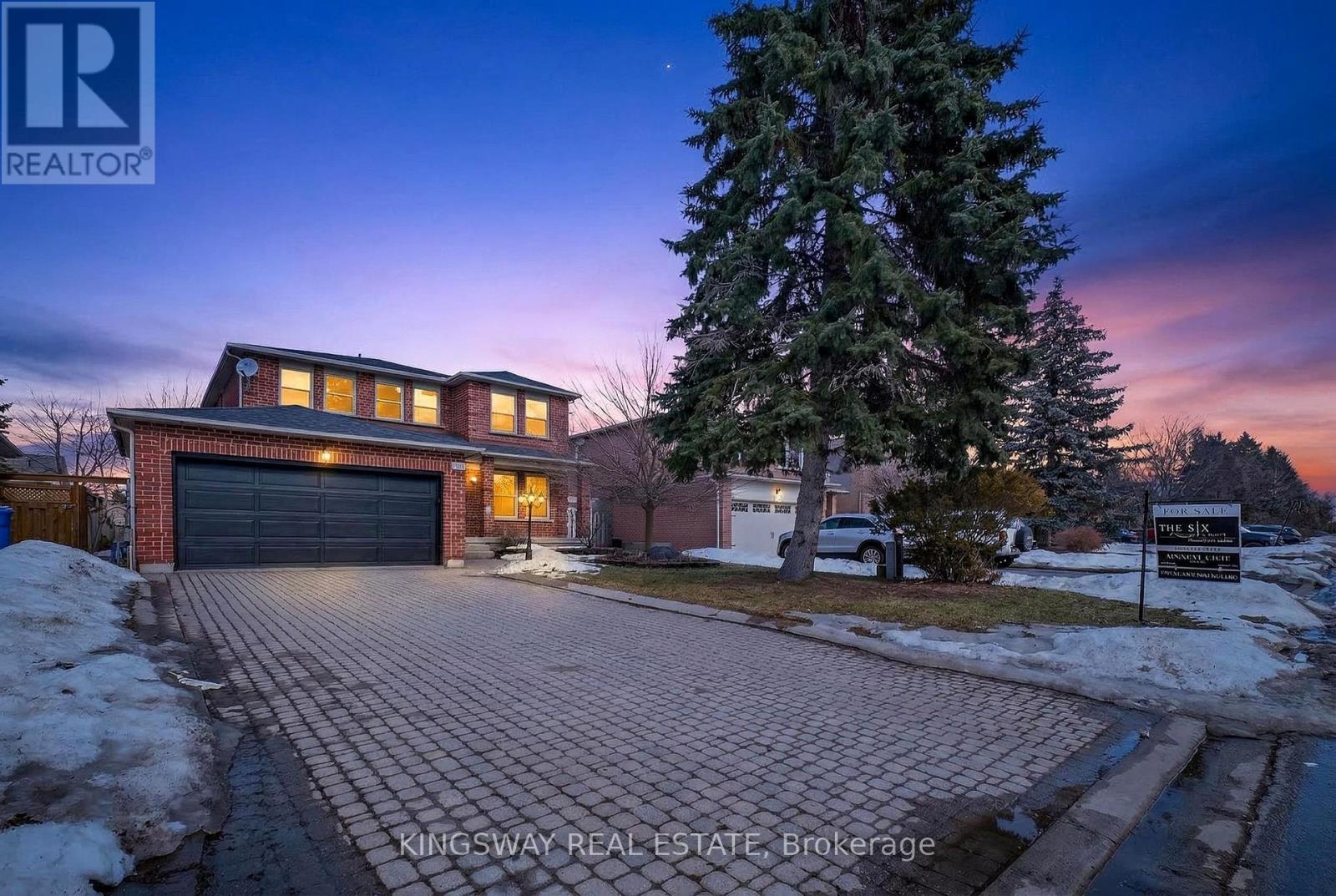 325 SALISBURY LANE, Newmarket (Bristol-London), Ontario, L3Y8A6 — Photo 2